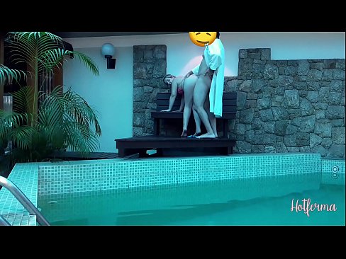 ❤️ Boss neskamea igerilekura gonbidatzen du, baina ezin izan dio beroari eutsi Porno pornoan eu.pornovore.ru ❌❤